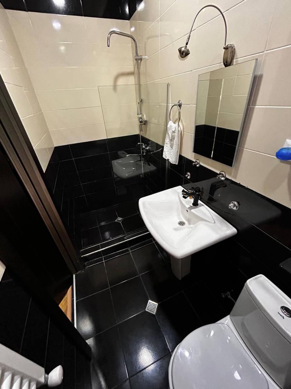 Duma Hotel Tbilisi Luaran gambar